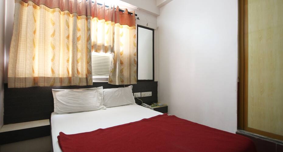 Hotel Royal Night, Ahmedabad 3